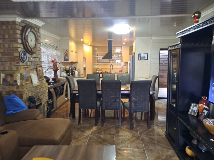 3 Bedroom Property for Sale in Geelhoutpark North West